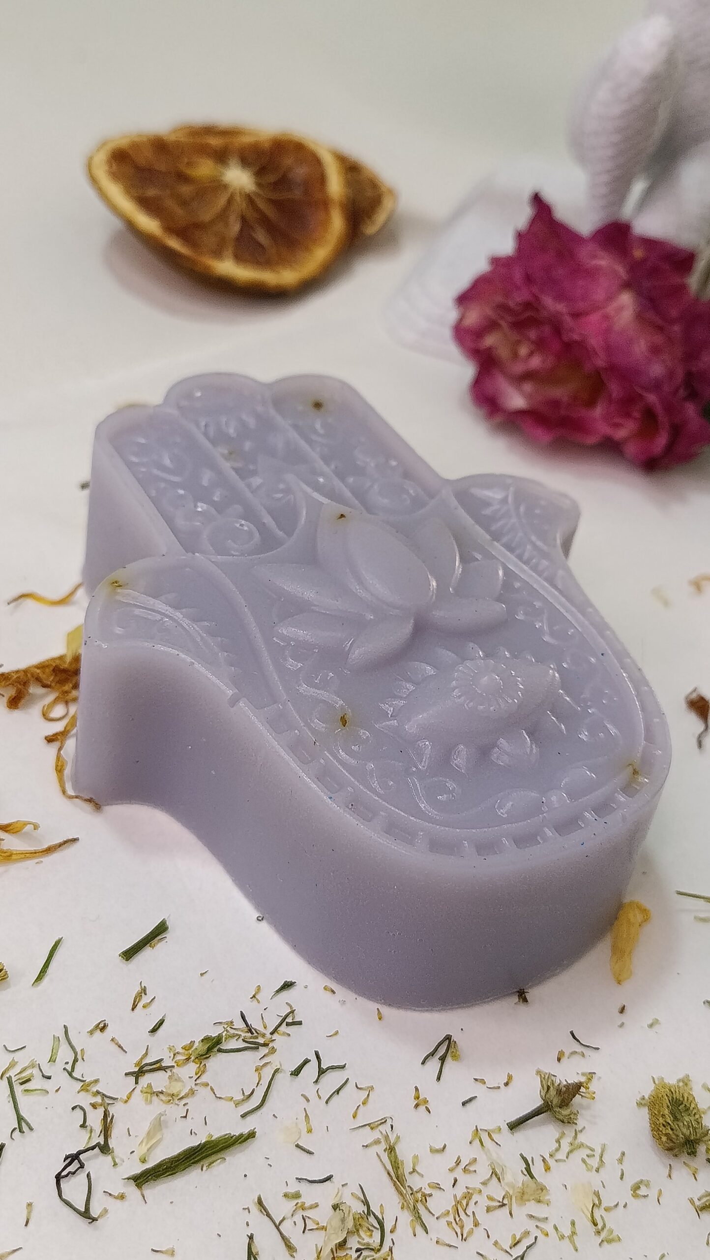 Sabonete artesanal Mão de Hamsá – Camomila e Lavanda ðª¬