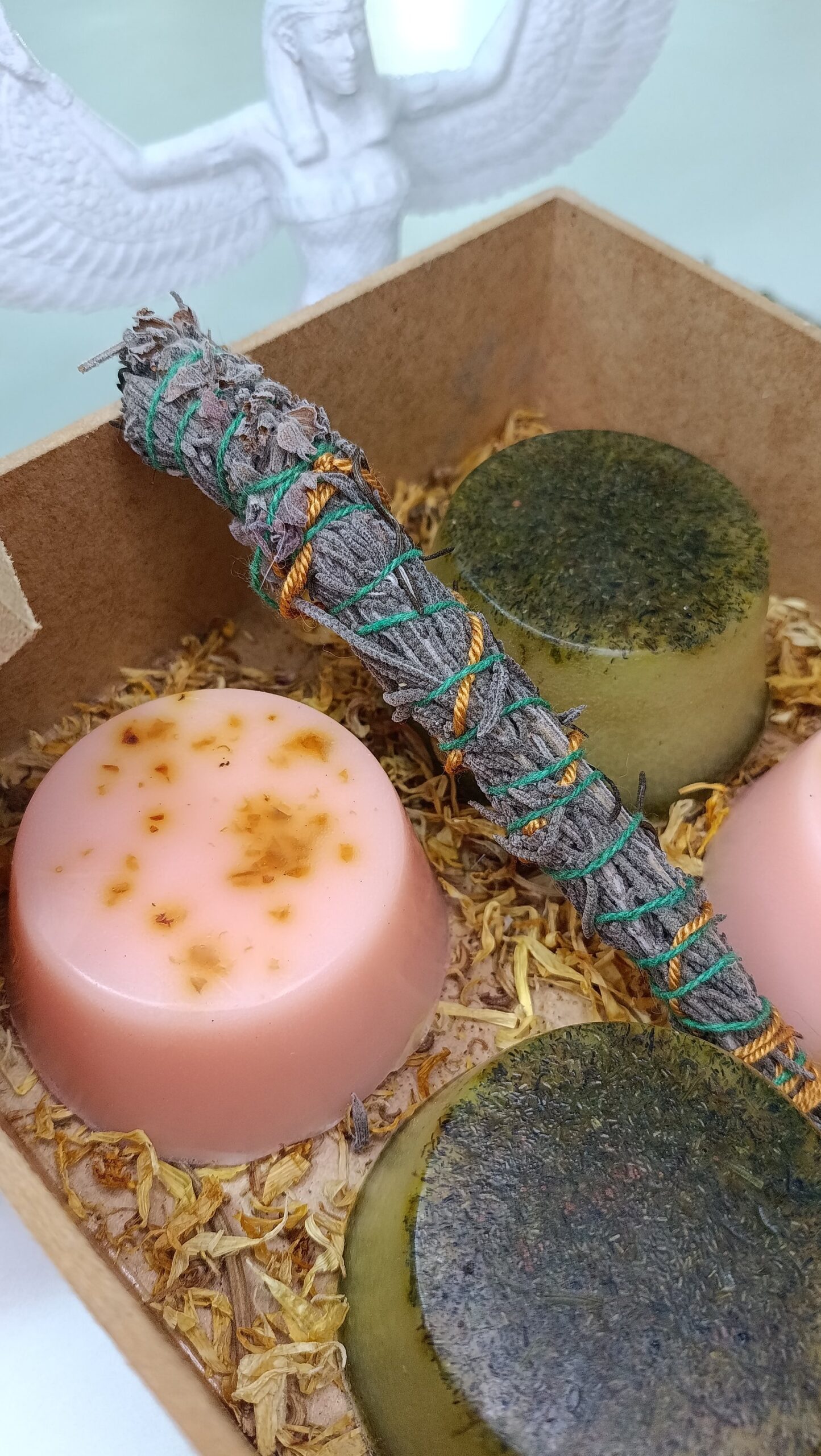 Kit de Sabonetes Artesanais Flor de Brisa 𪻠- Imagem 2