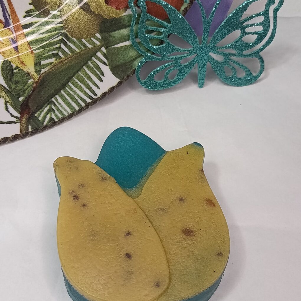 Sabonete artesanal Tulipa Azul – Lavanda, Mamão e Linhaça ✨