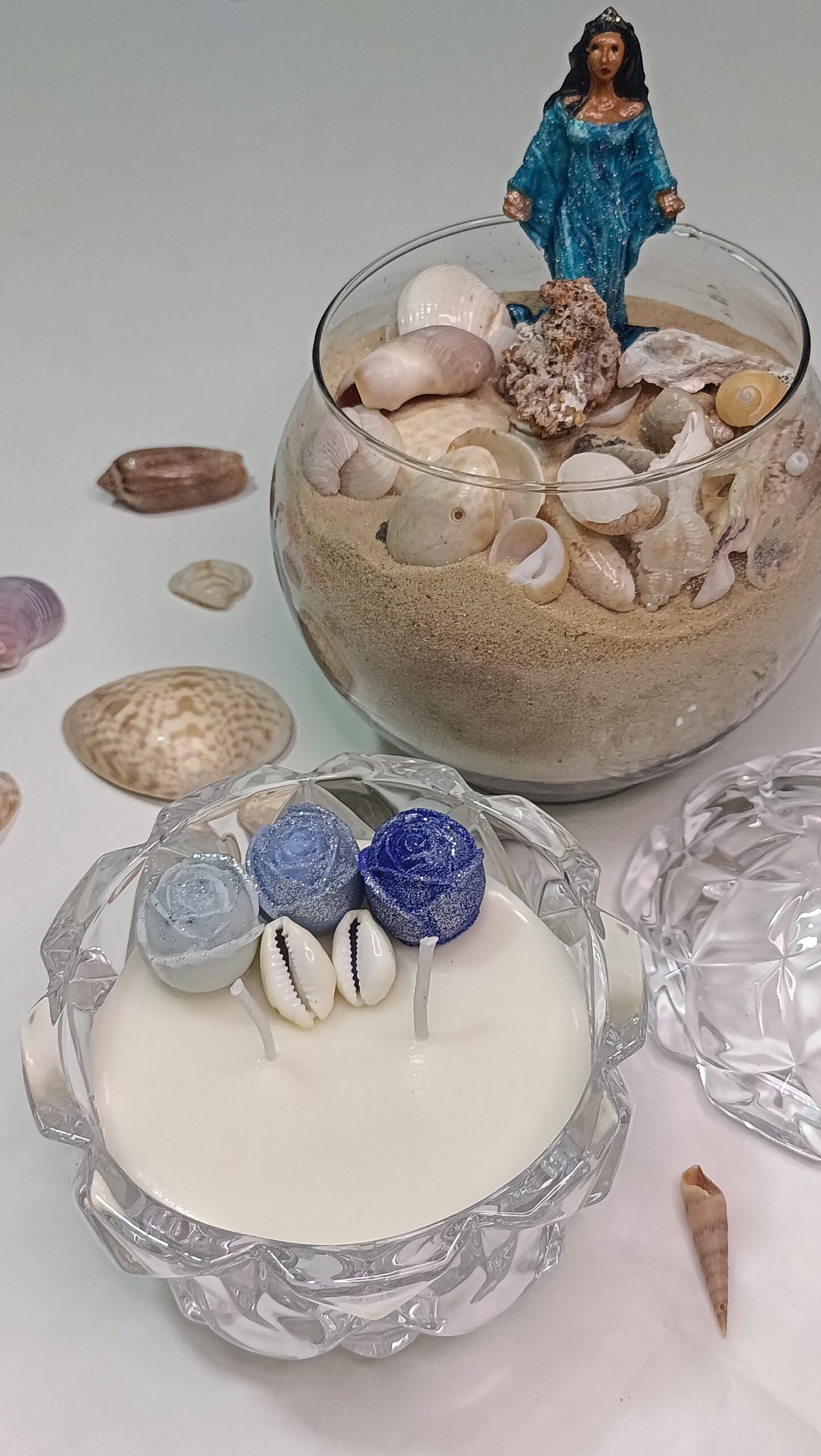 Vela artesanal Mãe das Águas – Rosas azuis e hortelã ðð - Imagem 2