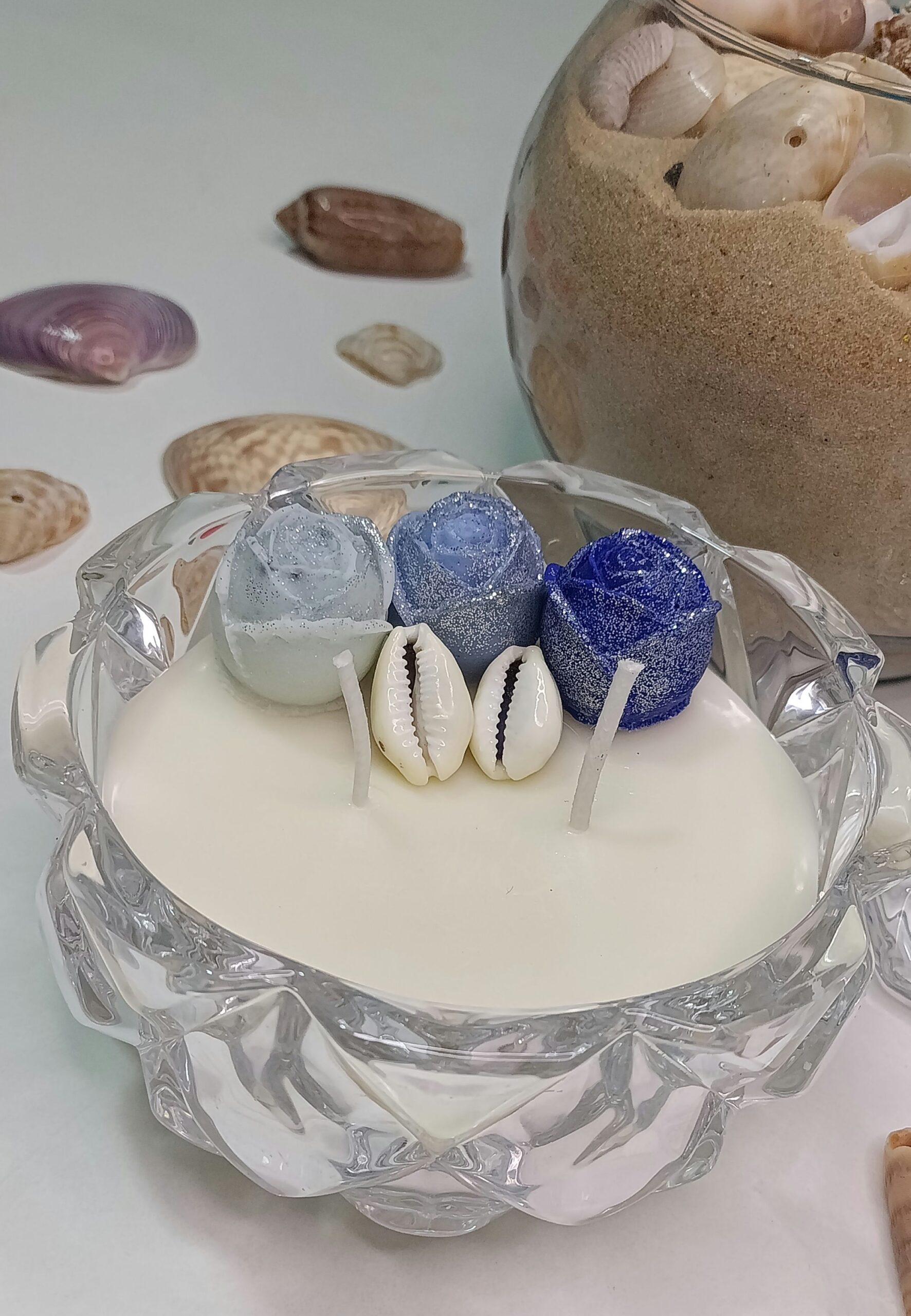 Vela artesanal Mãe das Águas – Rosas azuis e hortelã ðð