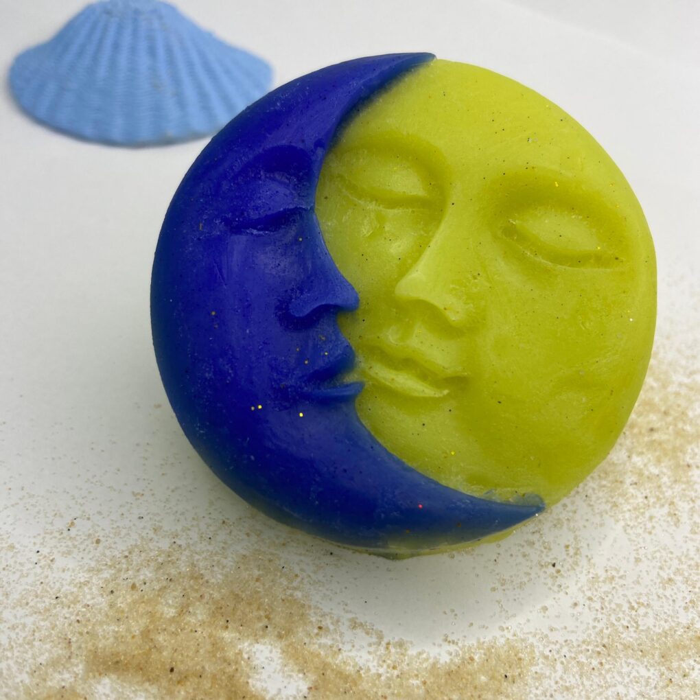 Sabonete artesanal de Sol & Lua (anil, hortelã e laranja) ✨