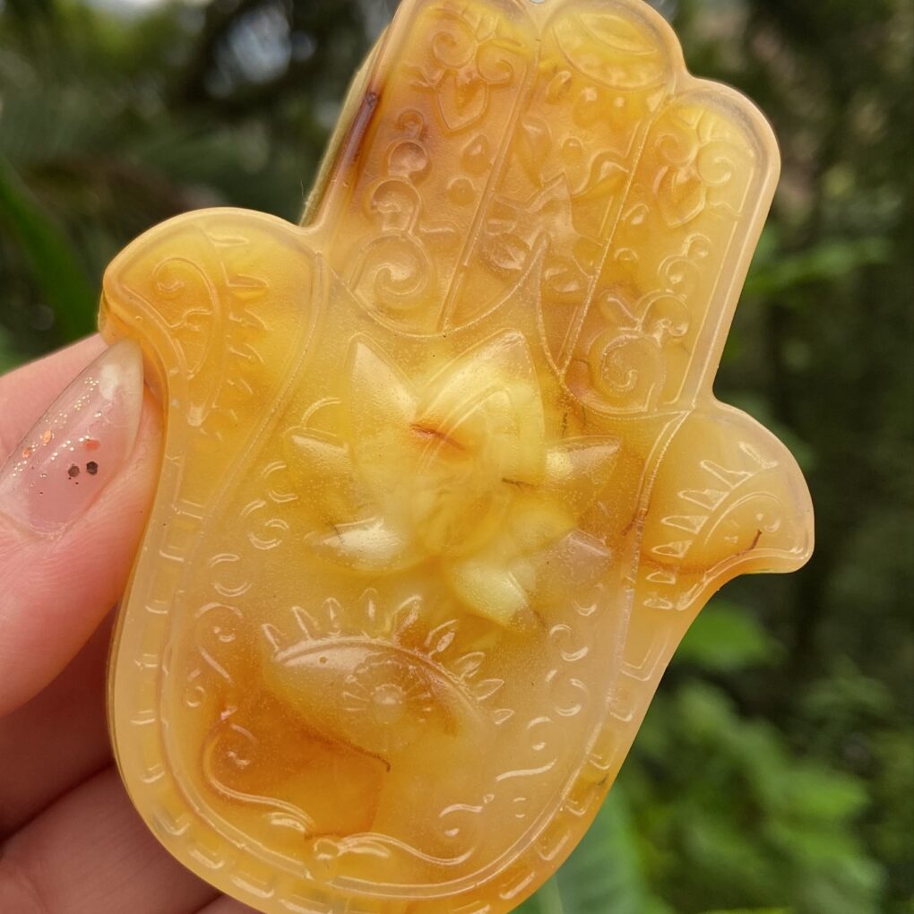 ðª¬ Sabonete artesanal Mão de Hamsá com calêndula e maracujá ✨