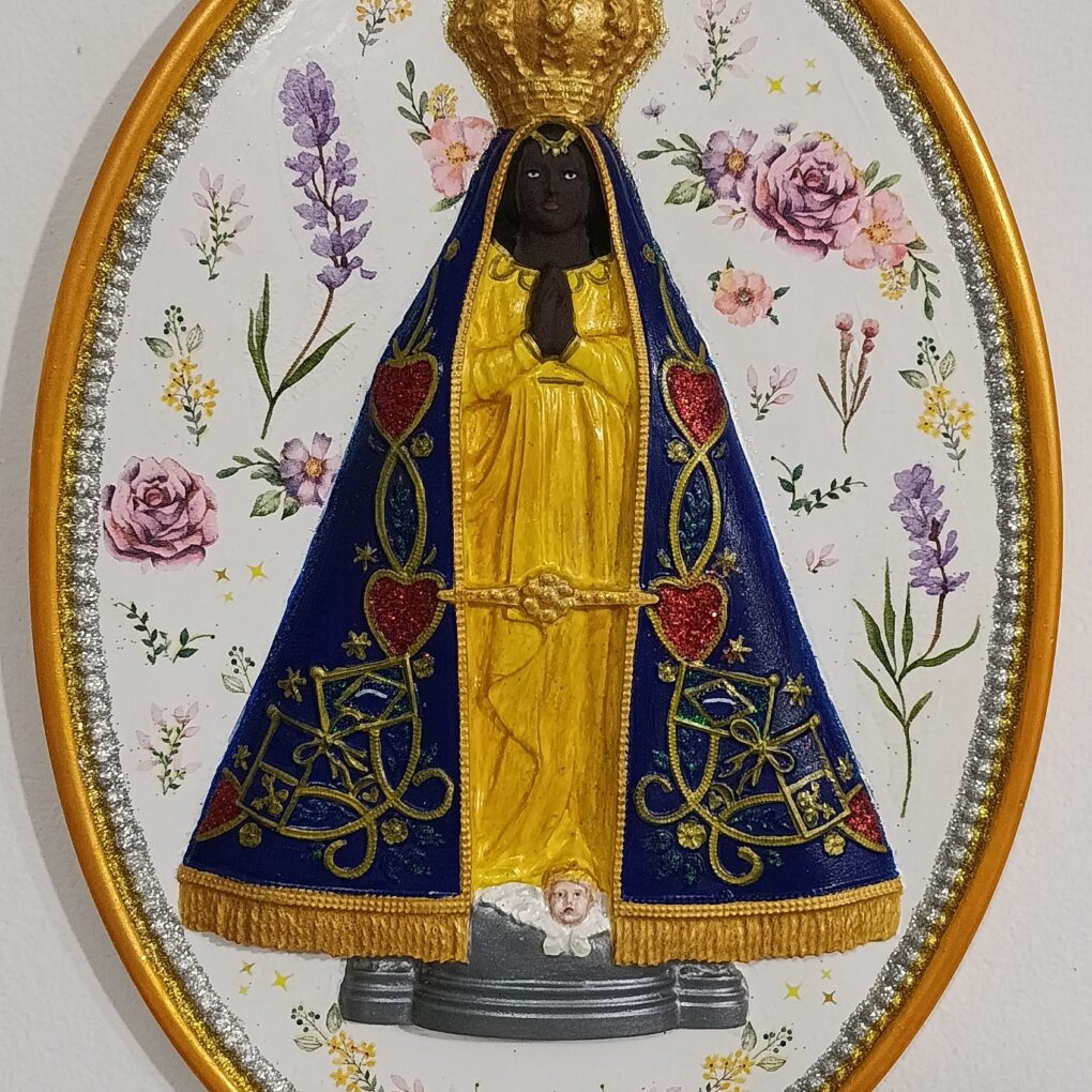 Nossa Senhora Aparecida em Quadro Oval 38 cm – Peça Artesanal ðð
