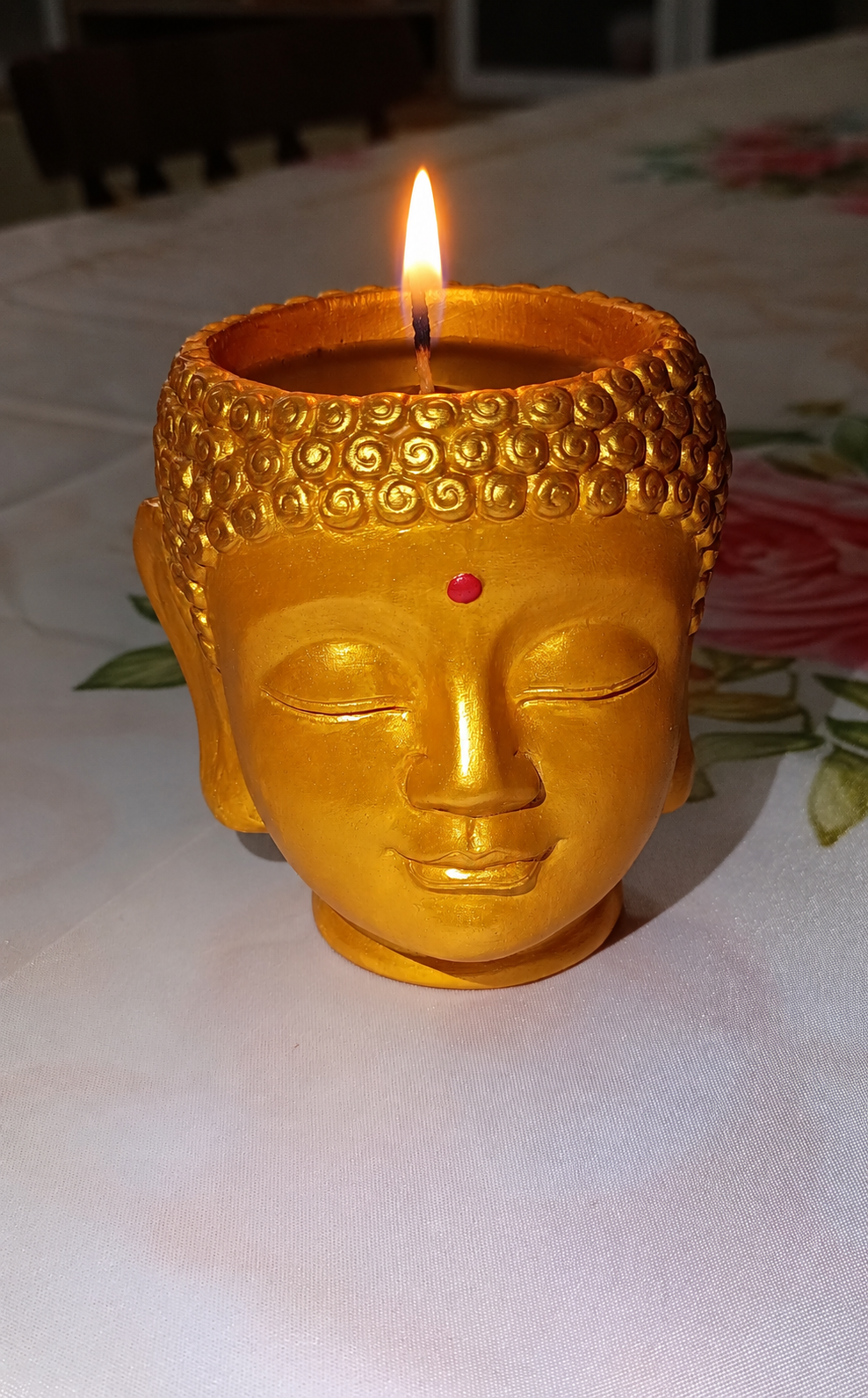Vela artesanal de Buda em cera de abelha ✨